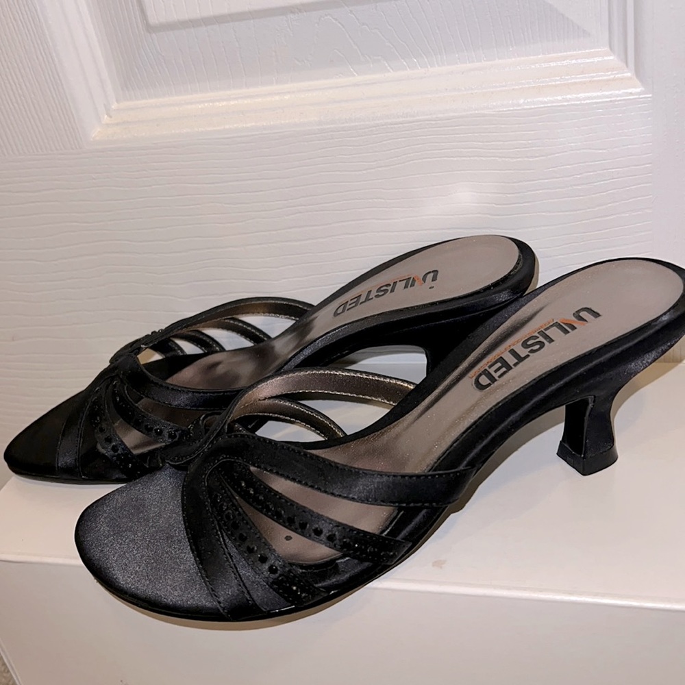 Size 5.5 Unlisted by Kenneth Cole black heels